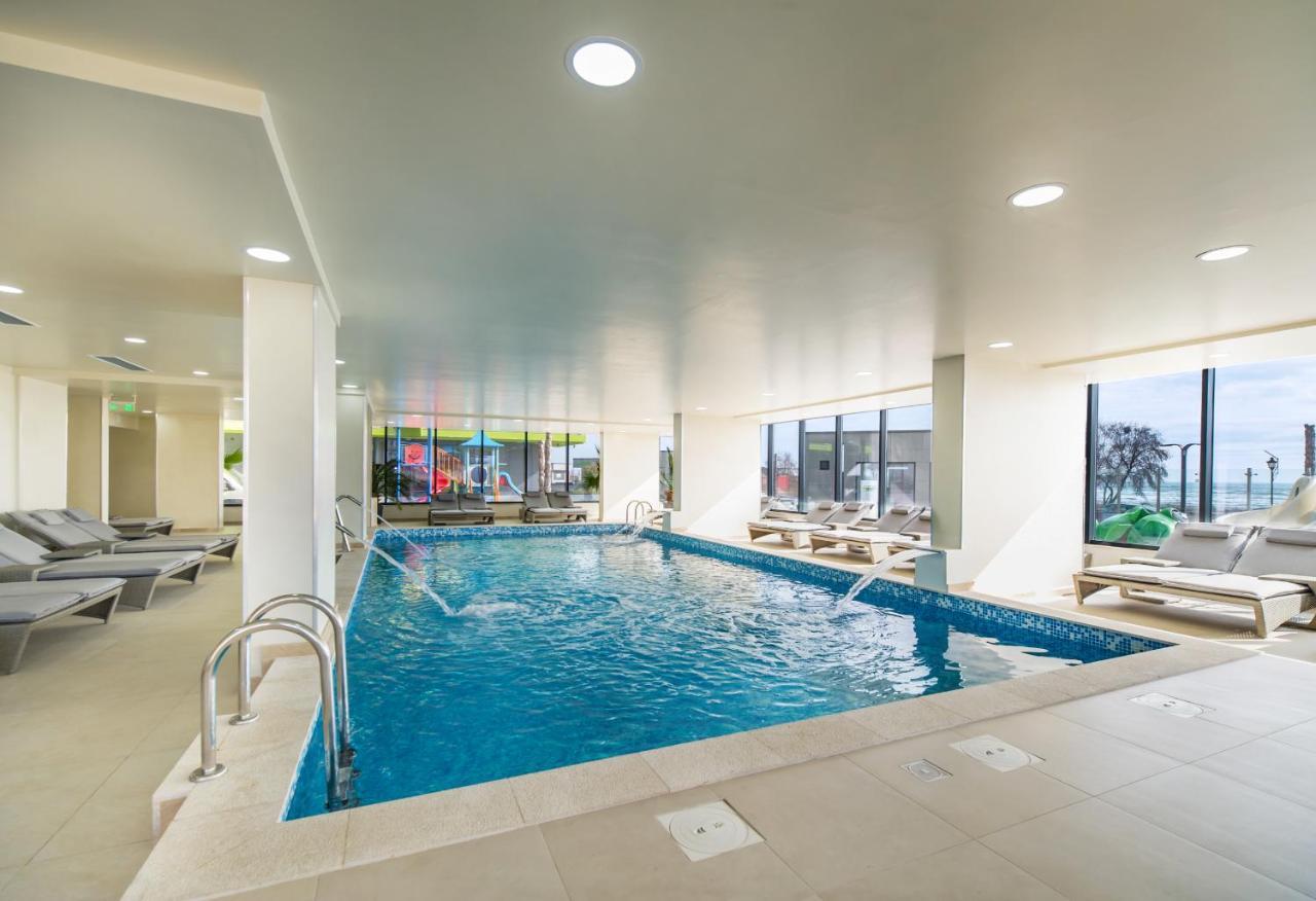 Black Sea Estate Apartment Spa N Pool Beach Resort Navodari Bagian luar foto