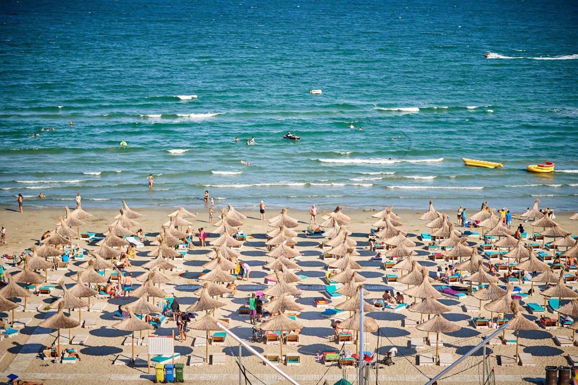 Black Sea Estate Apartment Spa N Pool Beach Resort Navodari Bagian luar foto